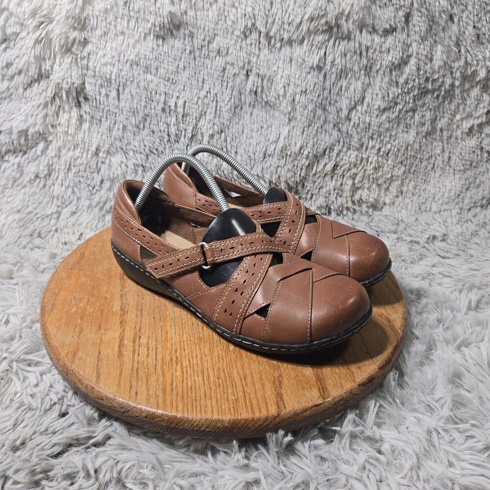 Clarks Collection Ashland Spin Womens Tan Leather Slip On Comfort Loafer Size 10